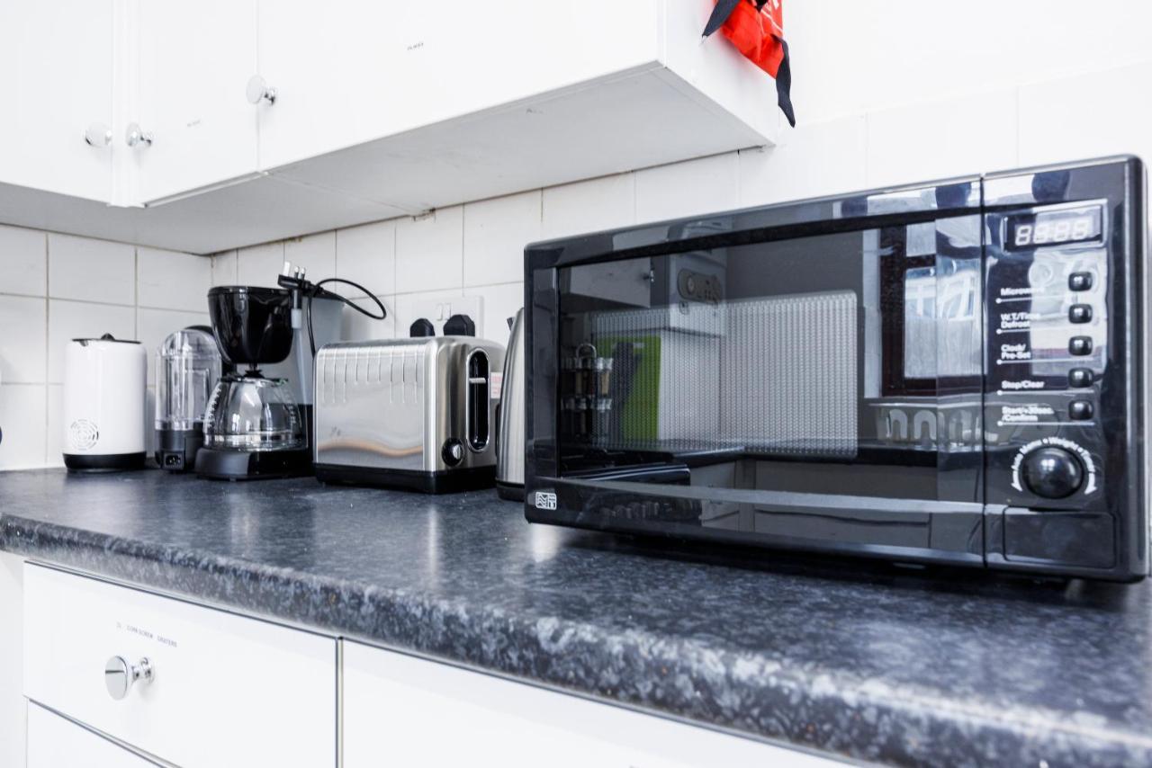 Lovely 2 Bd Hse With Parking Near Excel London Exterior photo