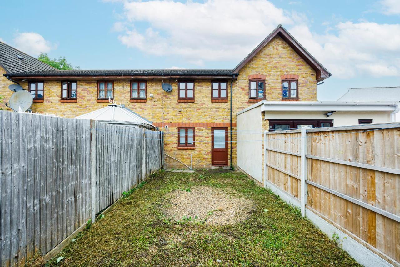 Lovely 2 Bd Hse With Parking Near Excel London Exterior photo
