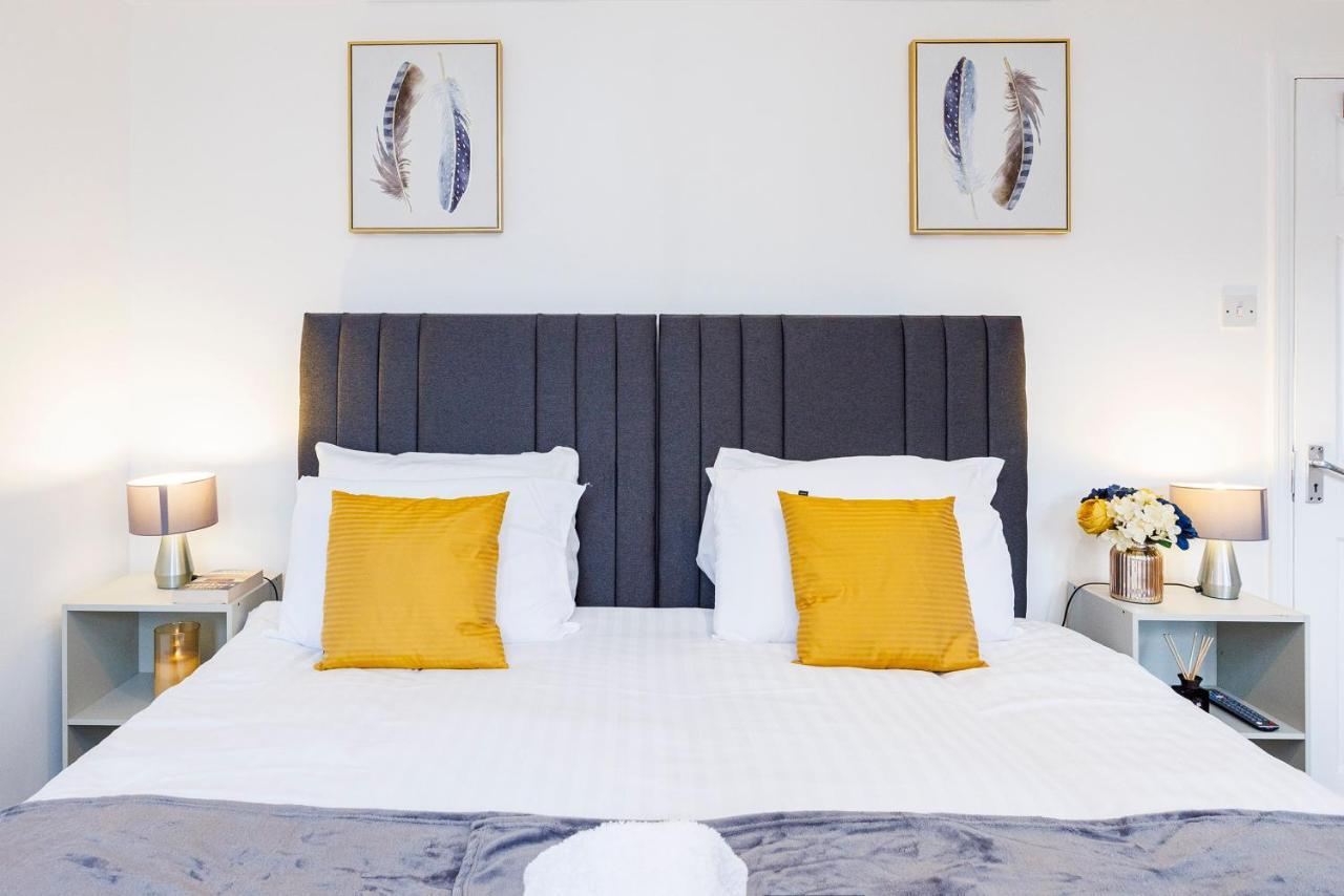 Lovely 2 Bd Hse With Parking Near Excel London Exterior photo