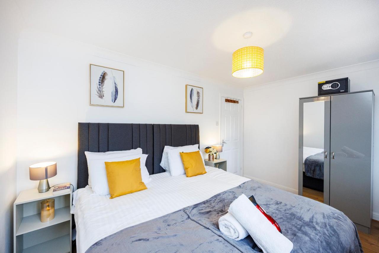 Lovely 2 Bd Hse With Parking Near Excel London Exterior photo